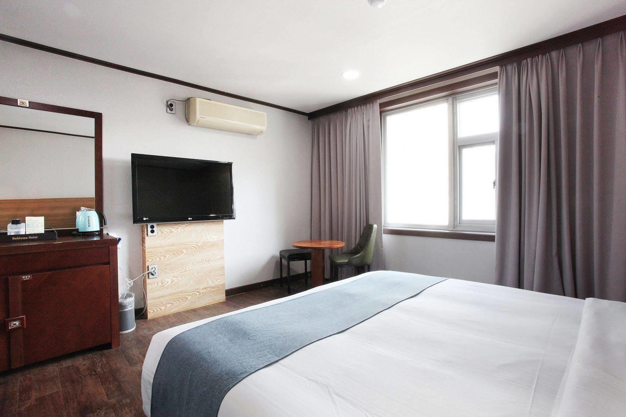 Noblesse Hotel Jeju Exterior photo