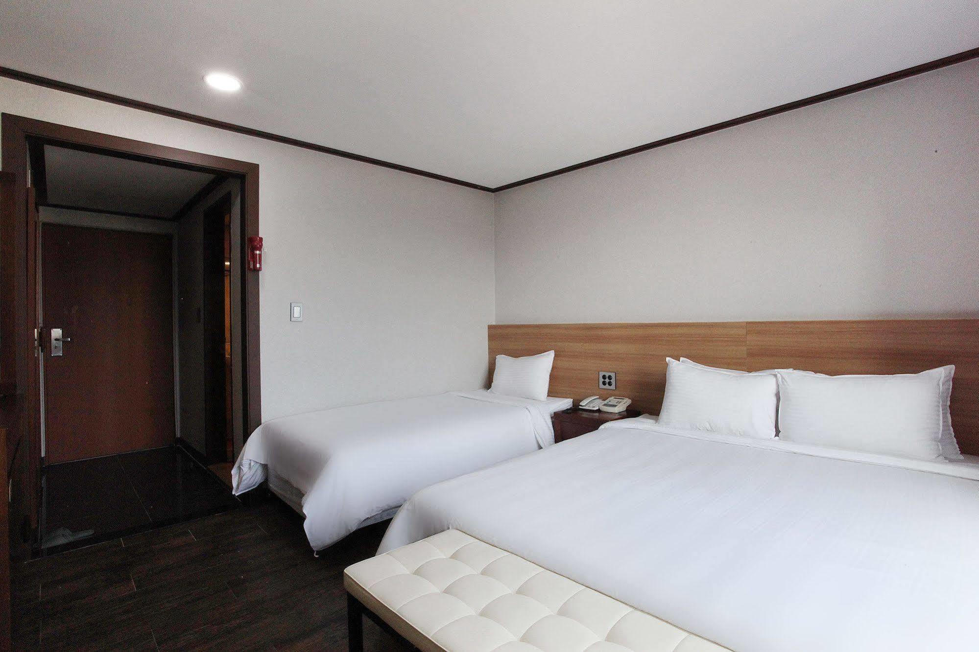 Noblesse Hotel Jeju Exterior photo
